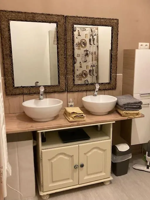 Petite Annexe Avec Des Animaux Apartment Lusigny